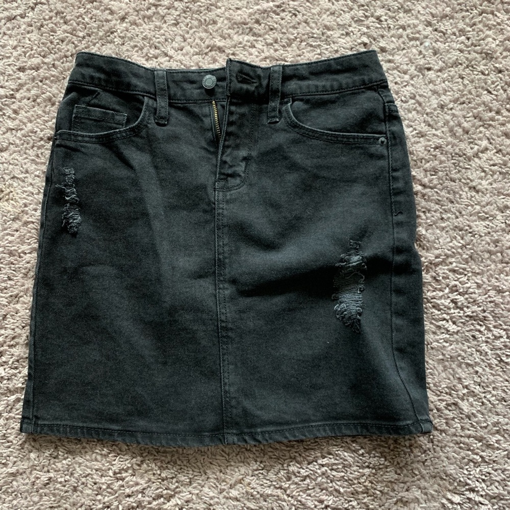 BLACK DENIM SKIRT